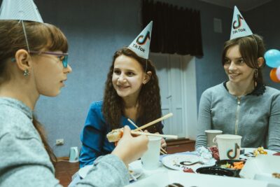 面白い誕生日のお祝い tiktok party 6854891 1280